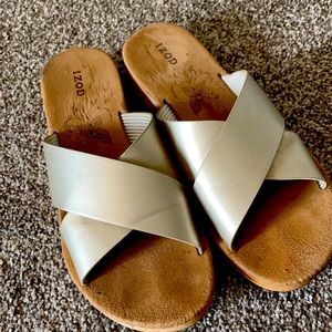 Izod sandals size 8 Alyssa